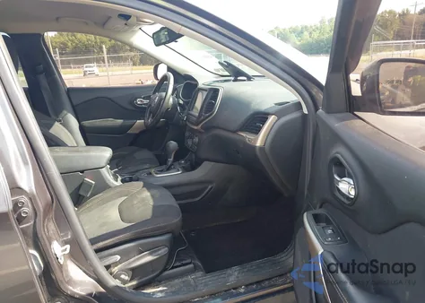 2017 Jeep Cherokee Latitude 4X4 from USA, damaged, VIN 1C4PJMCB0HW646275